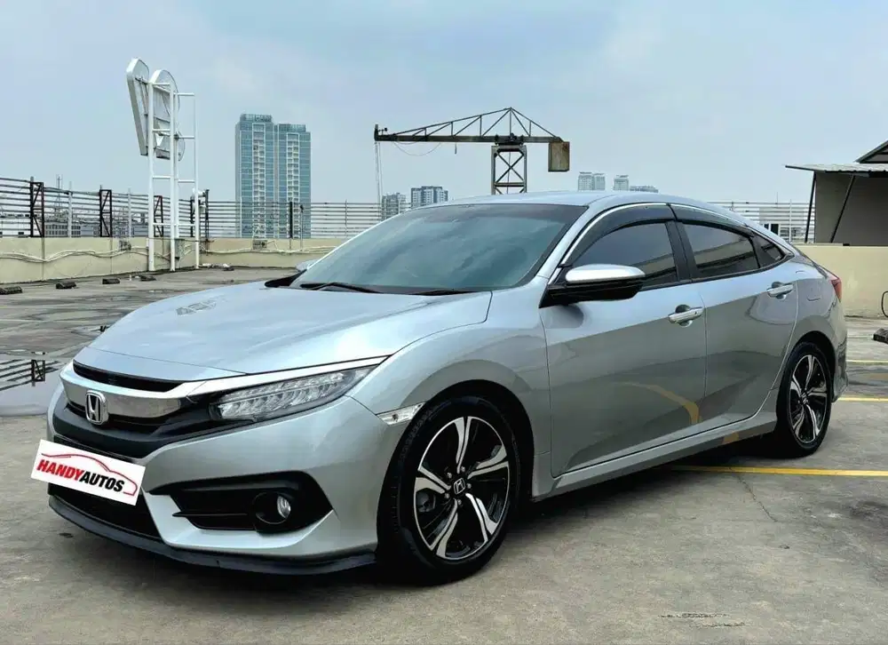 Honda Civic ES Turbo Tahun 2016 Automatic Abu abu Metalik