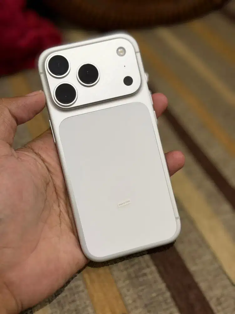 Iphone 17 Pro 256gb garansi ibox silver