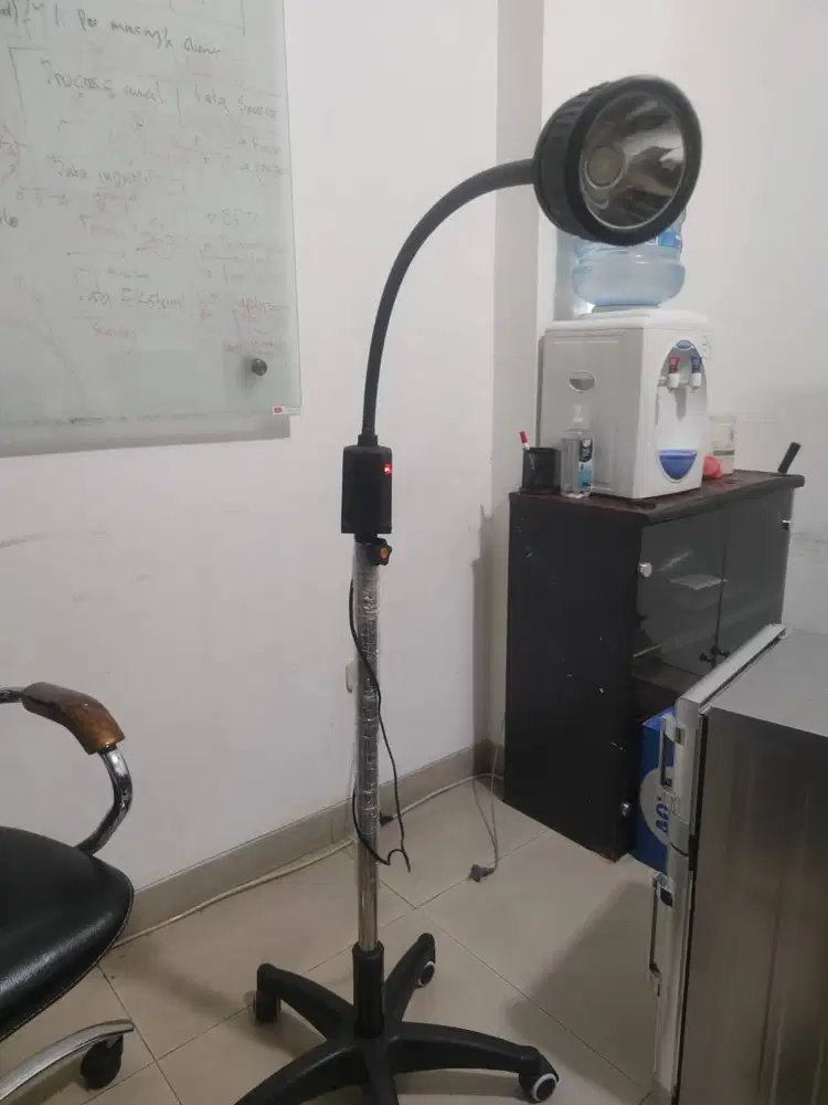 lampu sorot untuk dokter gigi