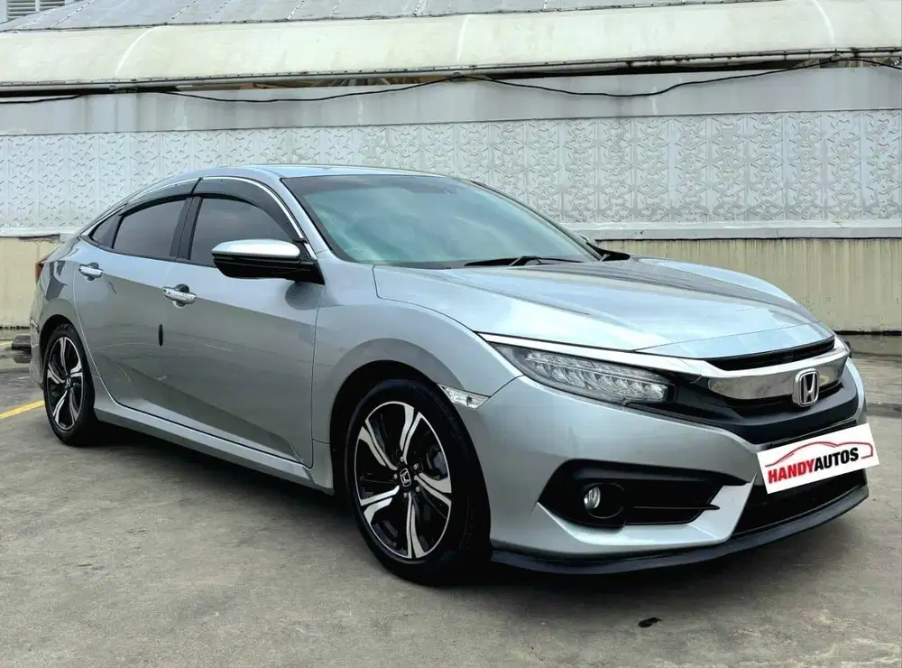Honda Civic ES Turbo Tahun 2016 Automatic Abu abu Metalik