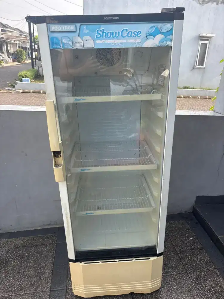 Show case Polytron 3 rak dingin normal
