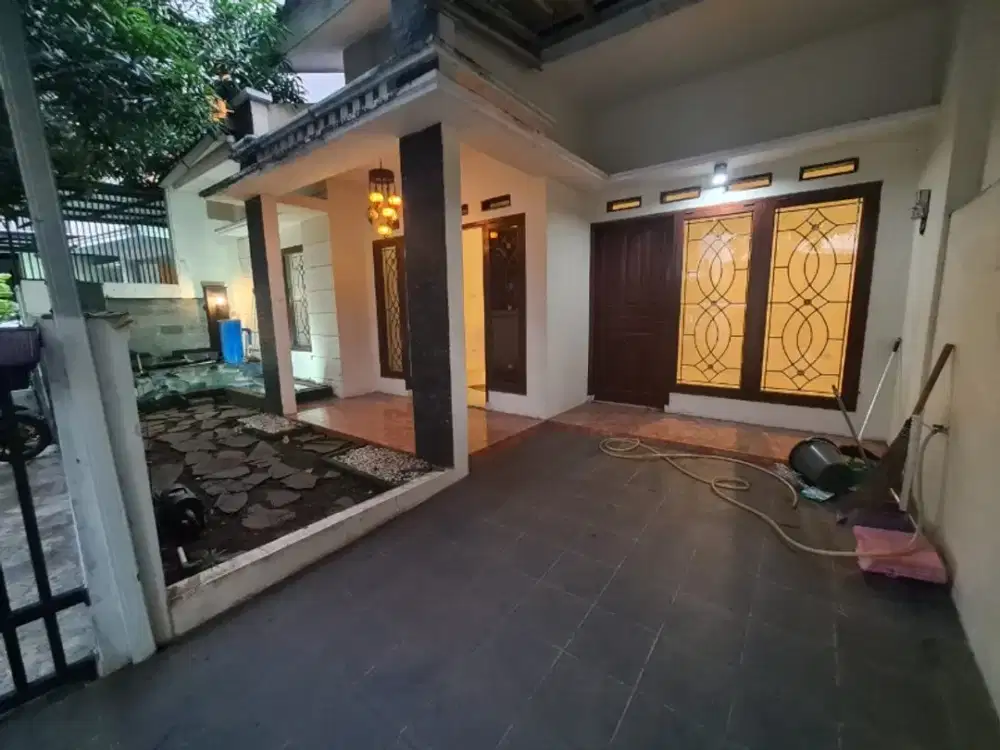 Rumah di Kencana Loka BSD