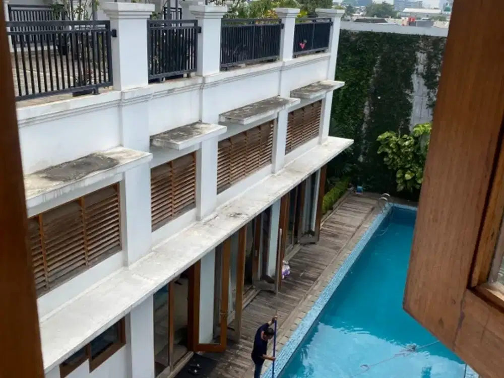 dijual rumah mewah di Jakarta Barat