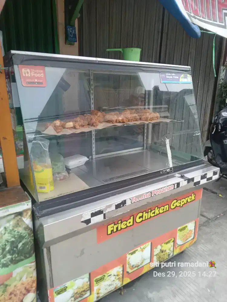 Dijual etalasae ciken