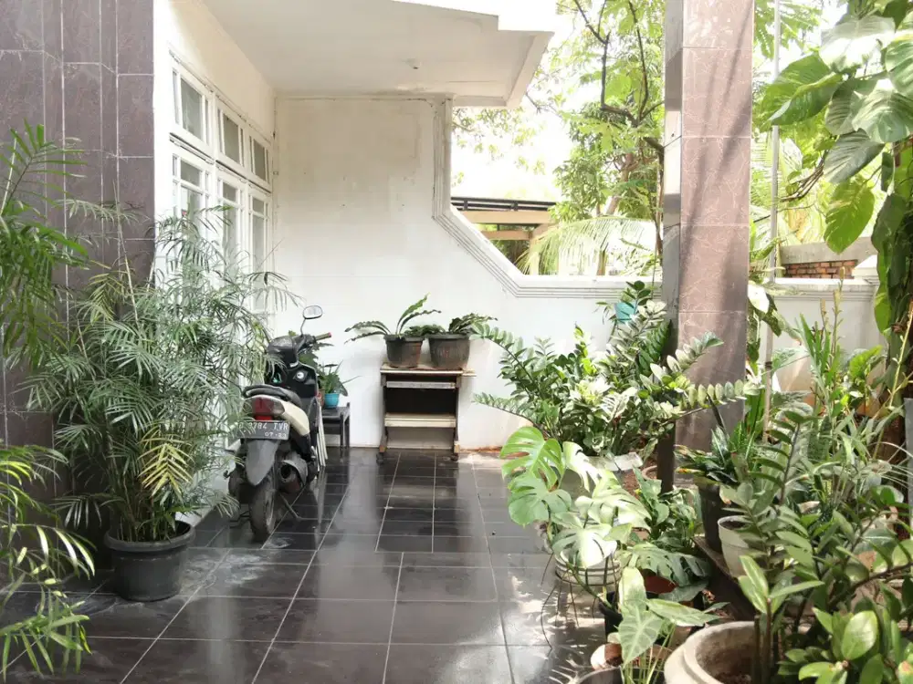 Rumah Cantik dalam Komplek Pesanggrahan Permai Jakarta Selatan