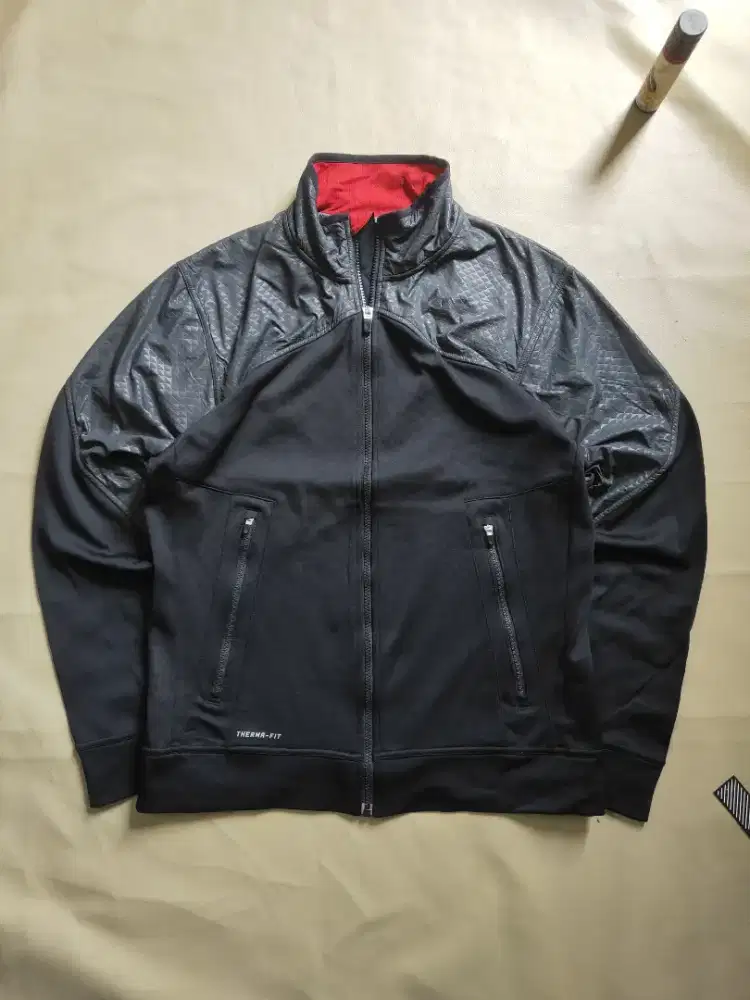 jaket tracktop windbreaker NIKE THERMA FIT Used Good