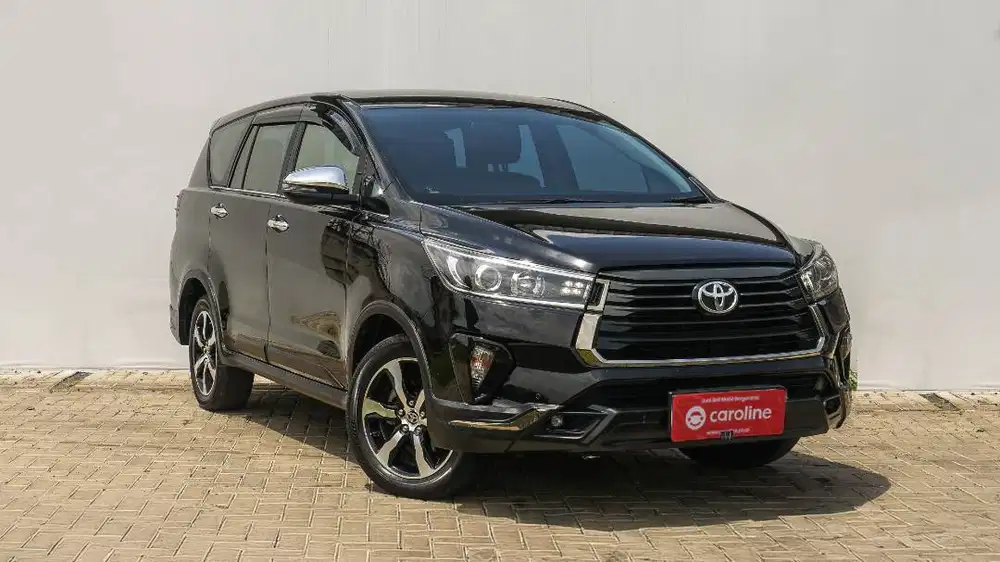 TOYOTA INNOVA 2.4 VENTURER AT 2022 HITAM - GARANSI 1THN