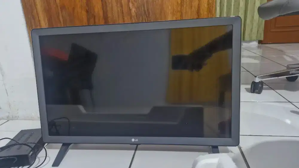 Dijual TV LG 24 Lengkap Dengan STB & Remote Siap Pakai