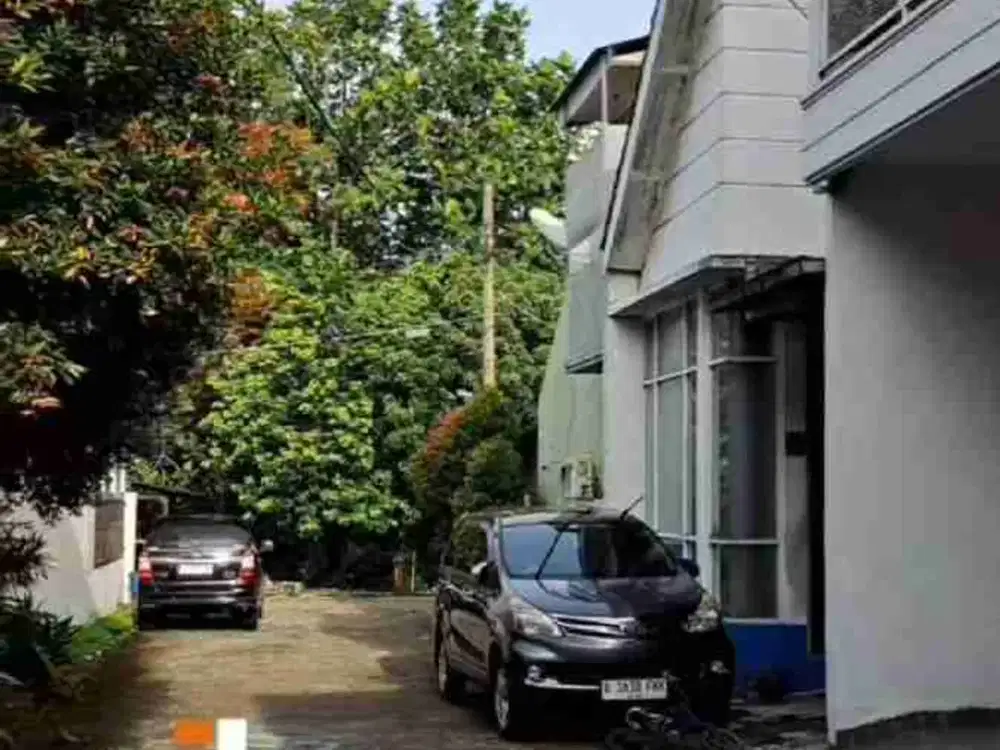 Jual murah rumah secondari dalam cluster pinggir jalan raya kalimulya Depok.