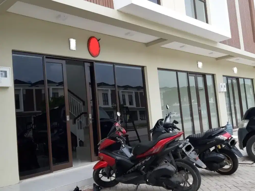 Disewakan Ruko 2 Lantai Kondisi Bagus di The Savoy JGC, Jakarta Timur