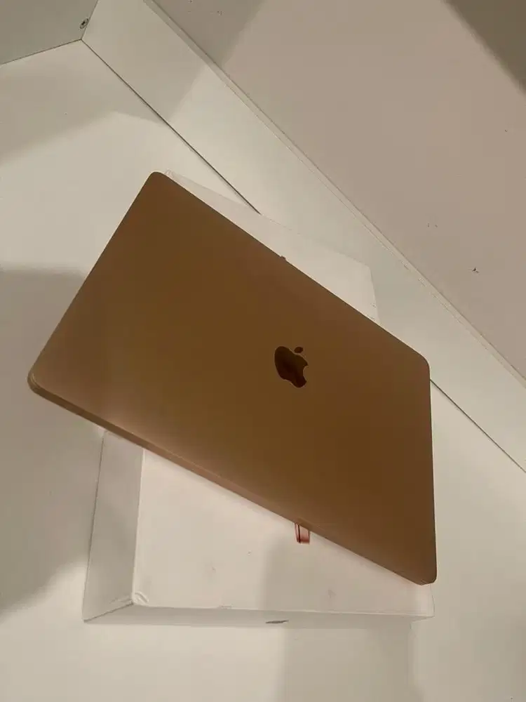 DI JUAL MACBOOK AIR M1 2020