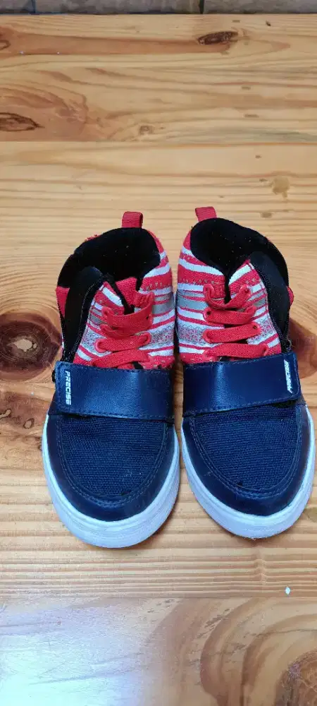 Sepatu Anak TK Precise