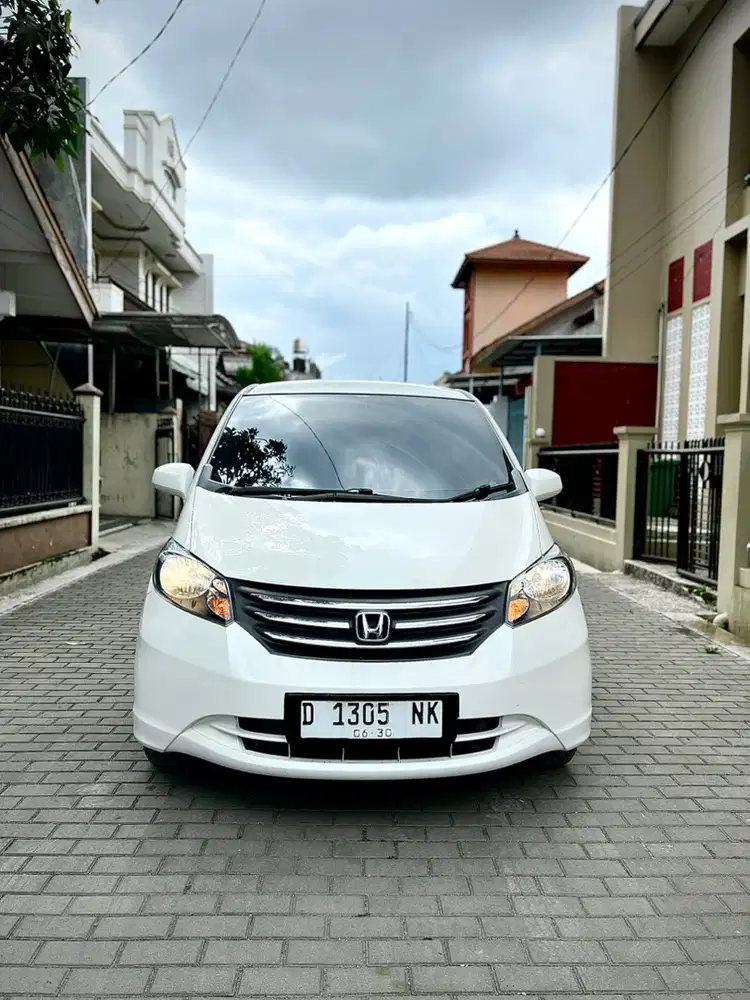 Honda Freed 2010 Bensin