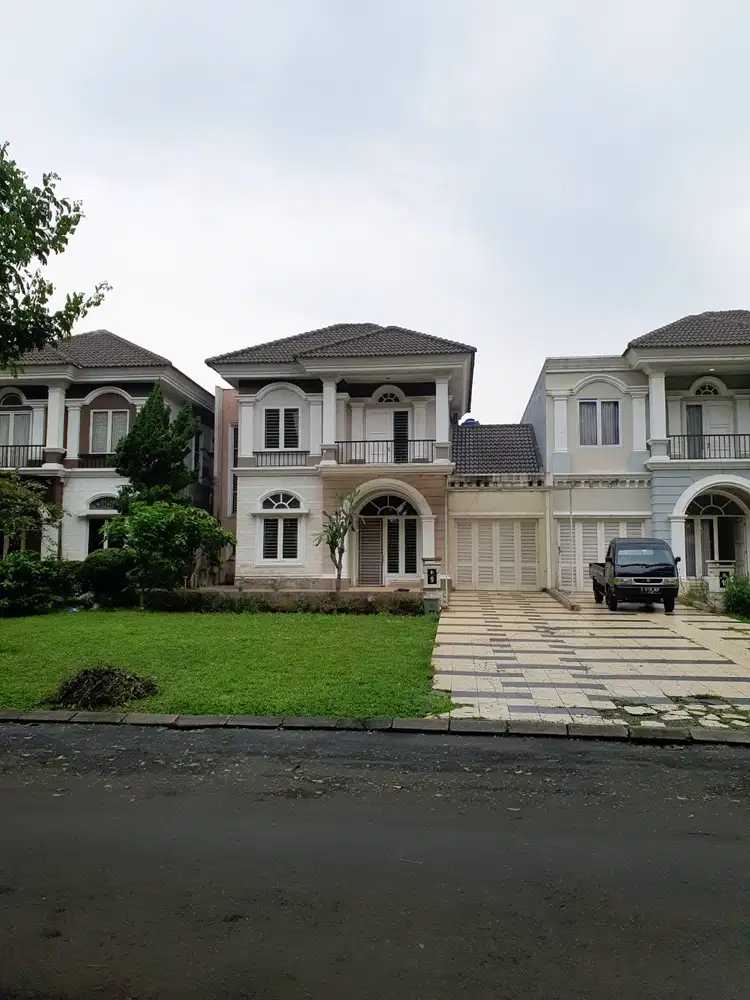Dijual Cepat Rumah 2 Lantai 4+1 Kamar Tidur Serenade Lake