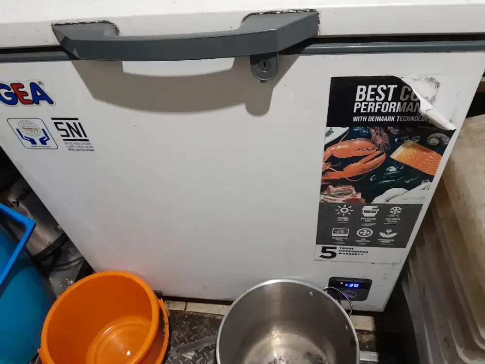 Freezer GEA kondisi mulus