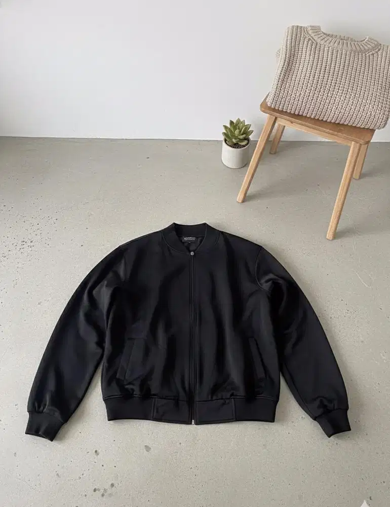 jaket hitam evernext