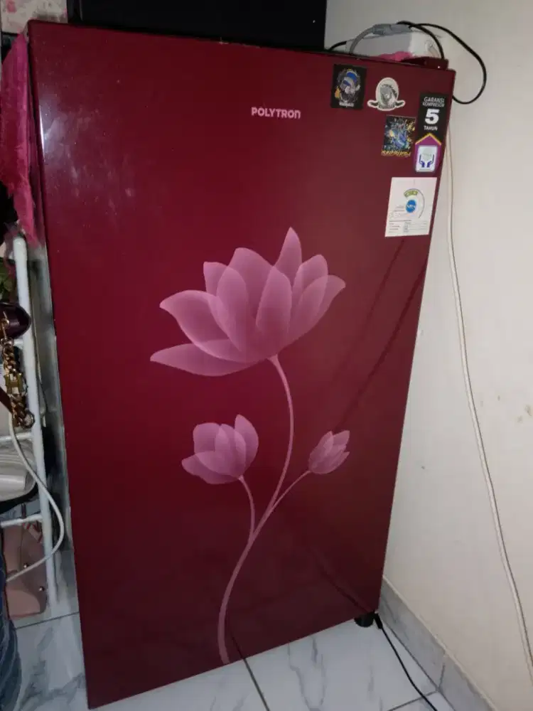 Kulkas 1 pintu merk Polytron