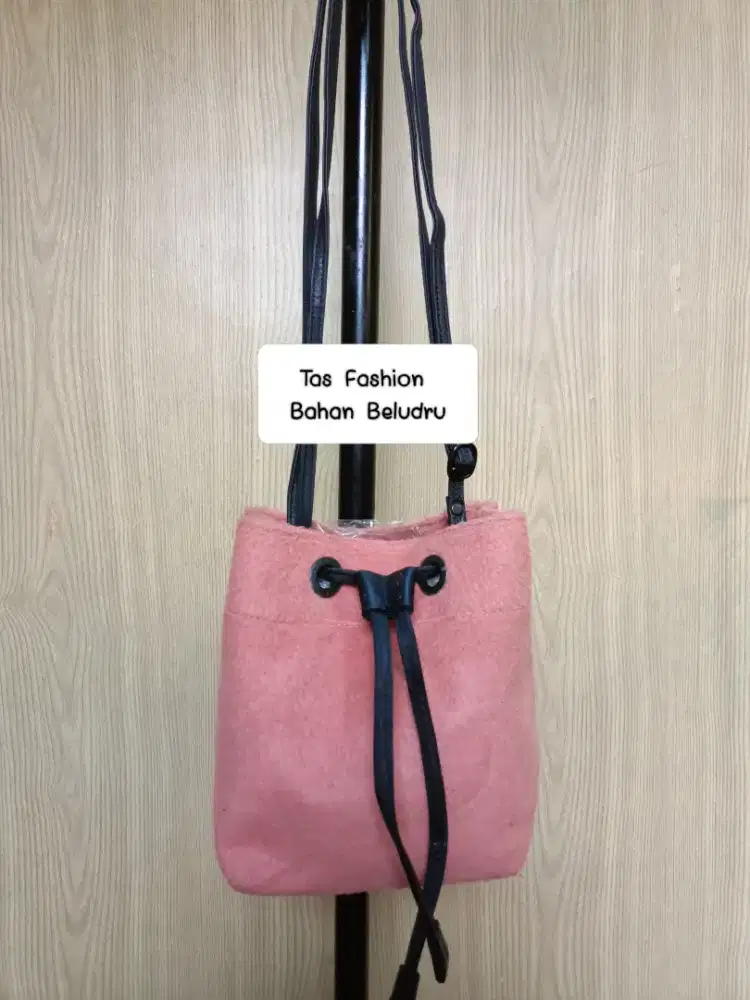 Tas Fashion Wanita Bahan Bludu