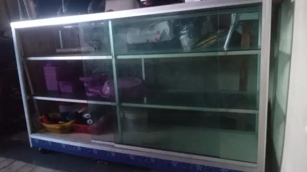 DI JUAL ETALASE PANJANG 3 TINGKAT