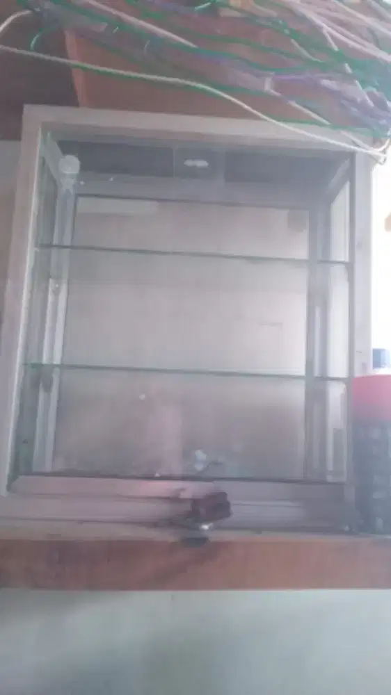 DI JUAL ETALASE ROKOK