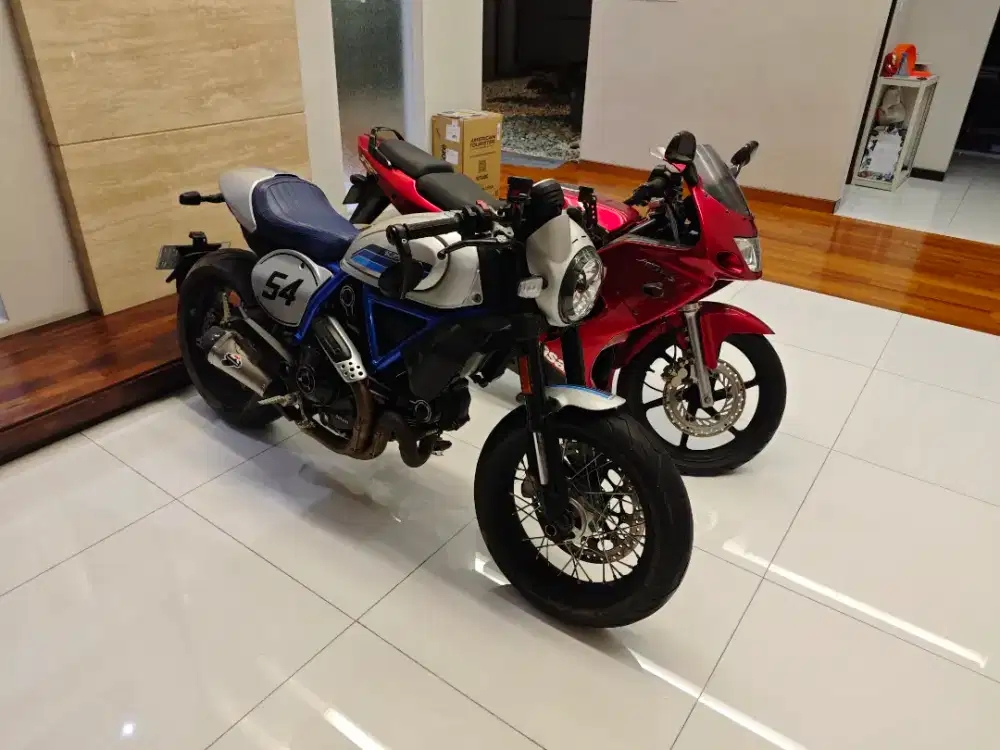 ducati scrambler cafe racer low odo