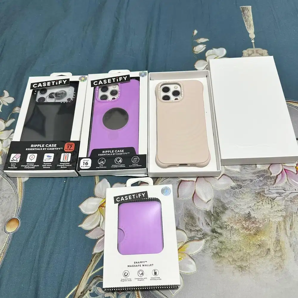 Casetify ripple series iphone 17 pro max dan iphone 16 pro max likenew