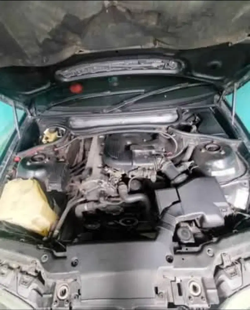 BMW 318i 2001 Bensin