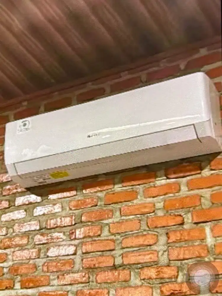 AC 2 PK GREE BEKAS. CUCI GUDANG 6 UNIT. SECOND