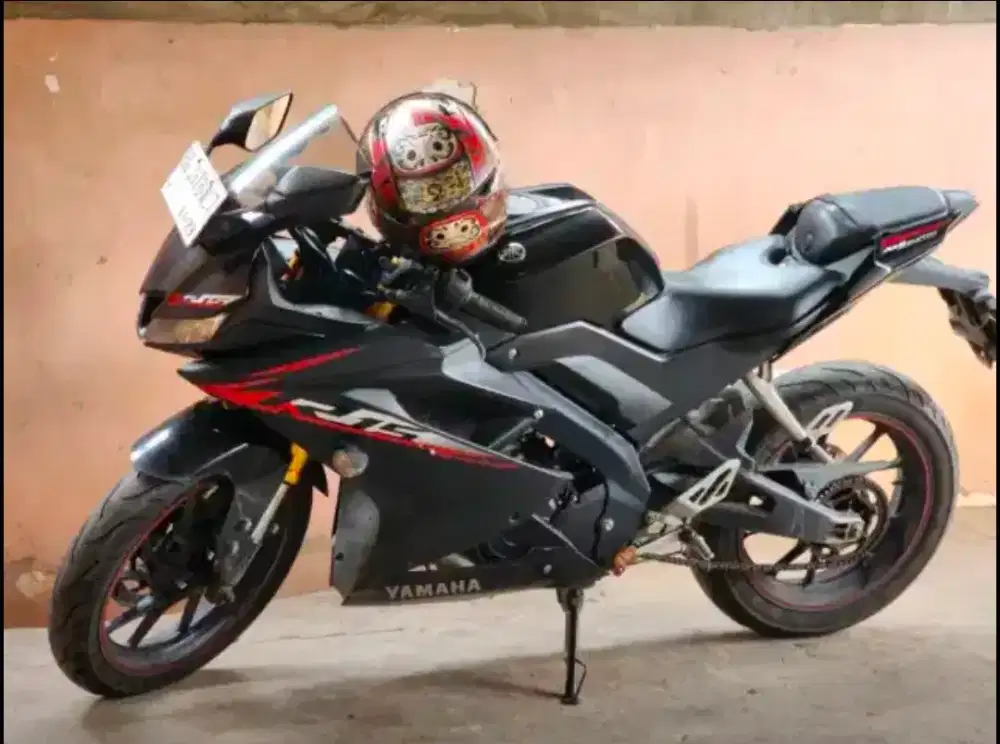 Yamaha Black sport R15