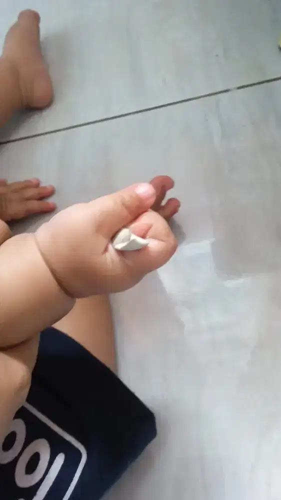 Pengasuh bayi 11 bulan