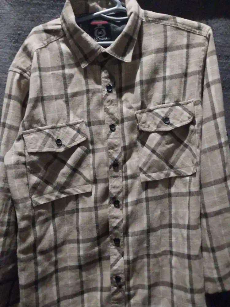 Kemeja Flanel Krem Pria