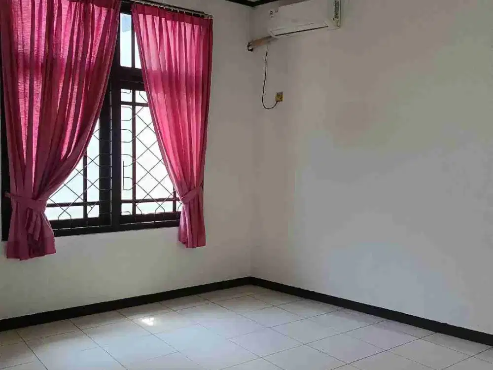 Disewakan Rumah 2 lt,luas 300 meter di Kayu Putih Selatan.Jakarta Timur.