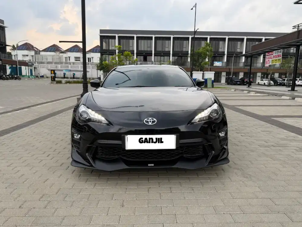 Low km (15 ribu),Pajak (2026) Toyota FT86 TRD AT 2019 FACELIFT (HITAM)
