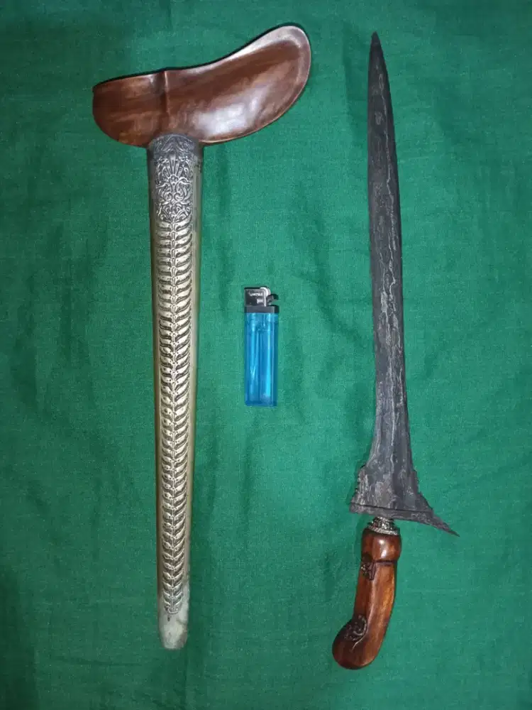 Keris lajer, pamor kulit semongko, tangguh utuh sepuh