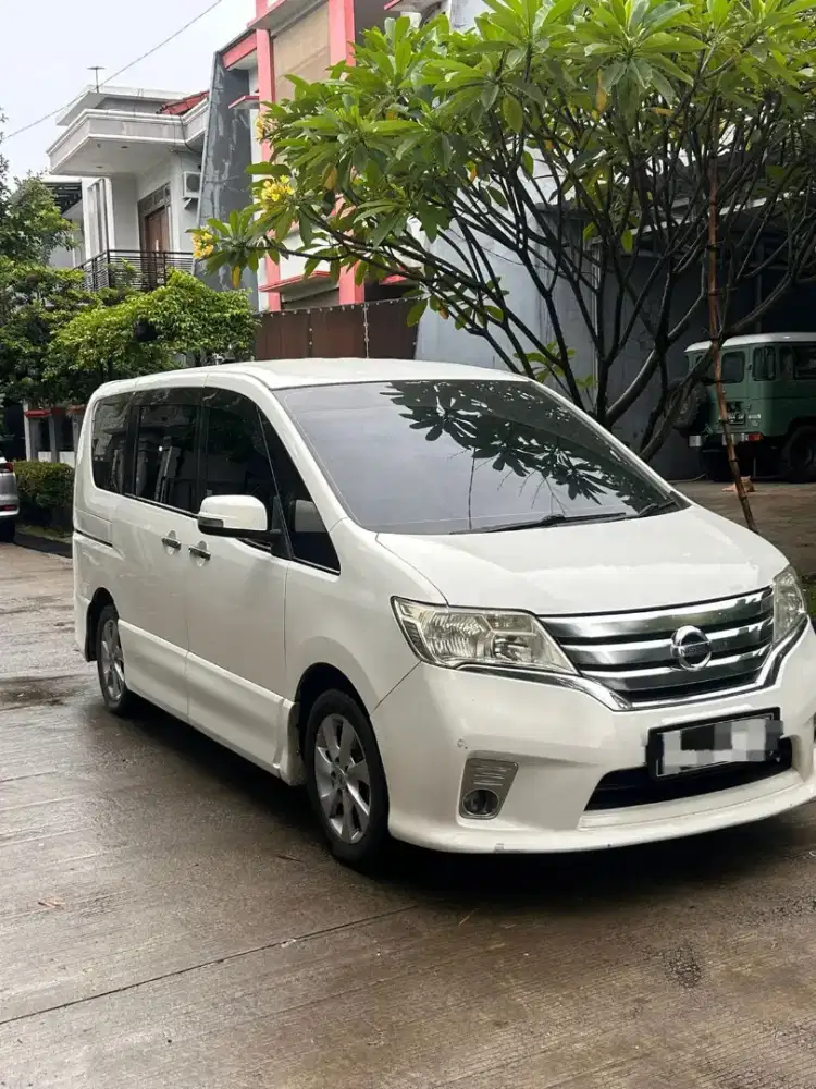 Nissan Serena 2013 HWS 2.0 AT