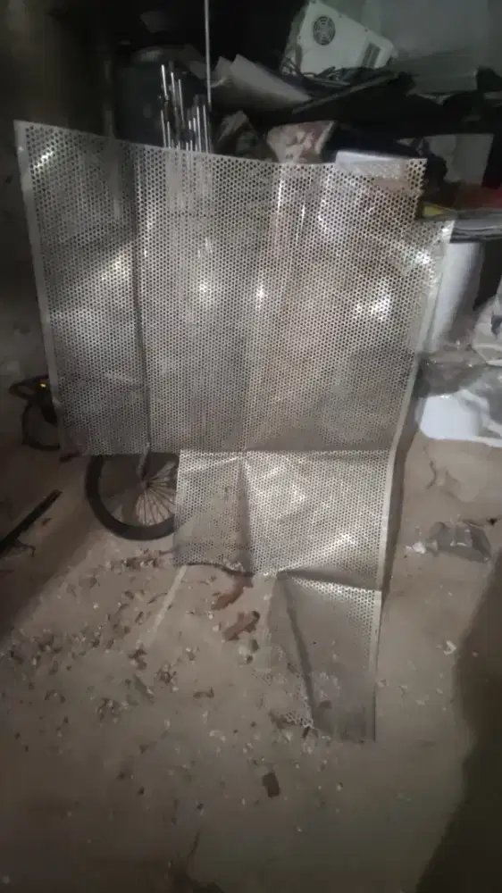 PLAT LUBANG STAINLESS 304 UKURAN KETEBALAN 1 MM