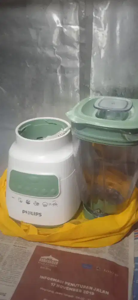 Blender Philips HR2223