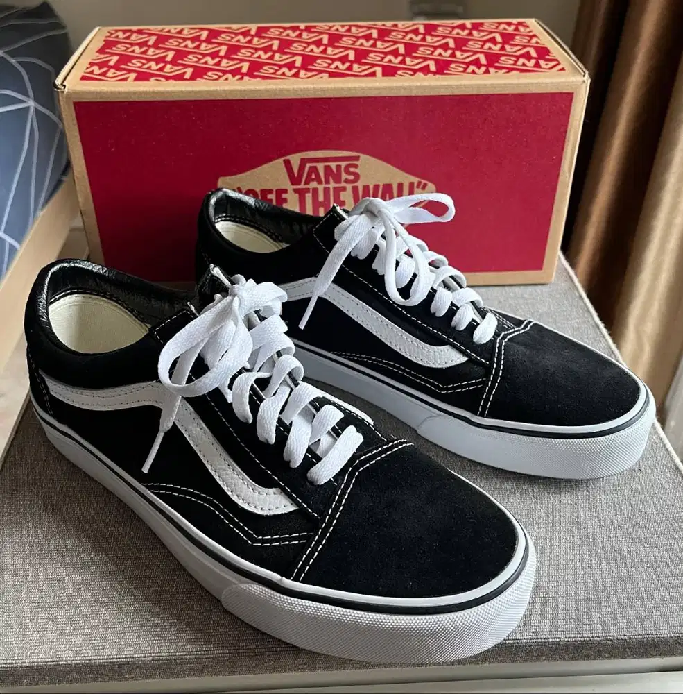 Vans Old Skool Black/White (bonus umbre spray & kaos kaki)