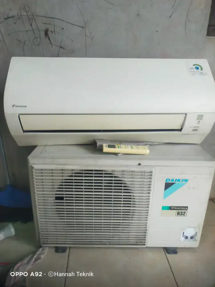 Daikin inverter 1/2 pk