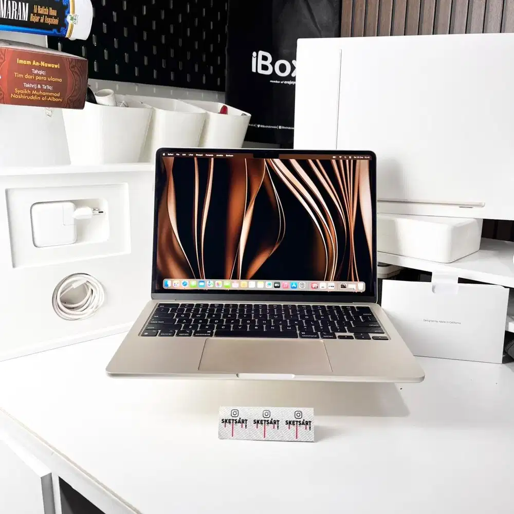 MacBook Air M2 Starlight iBox 8gb 256gb Battery Health 100%