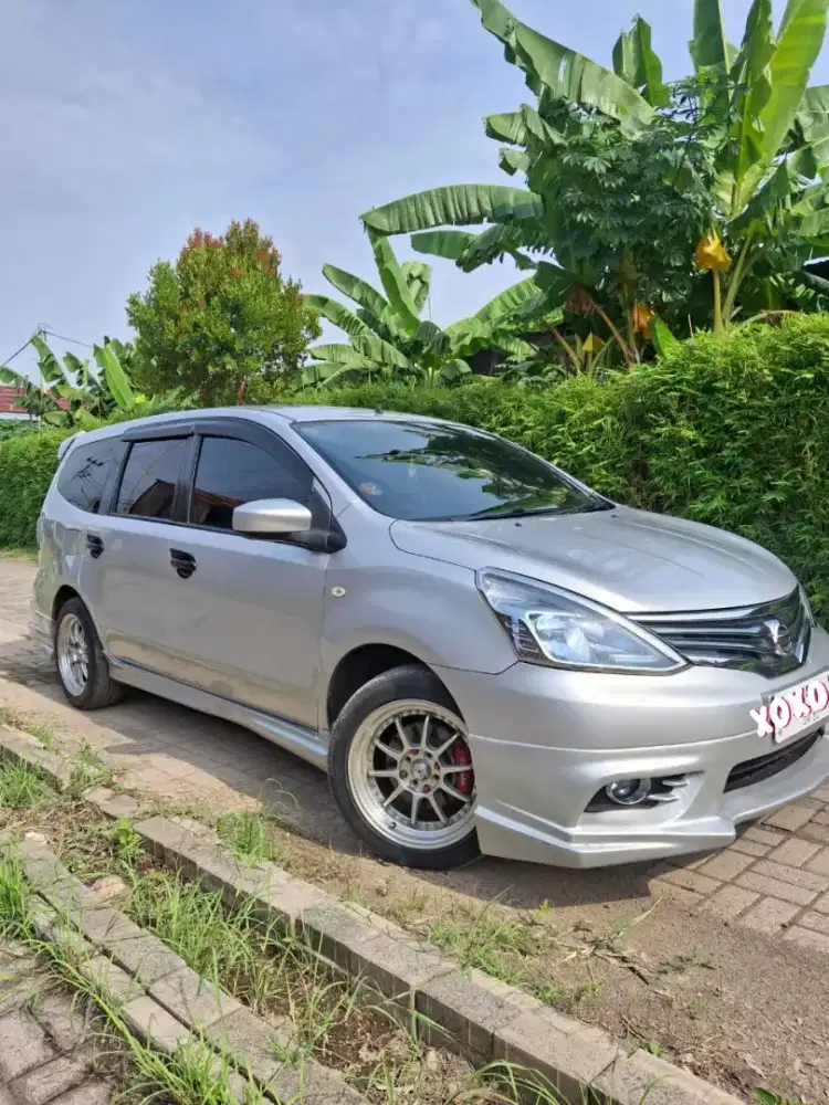 Nissan Grand livina 2013 Mewah Istimewa plat pajak Baru a/n sendiri