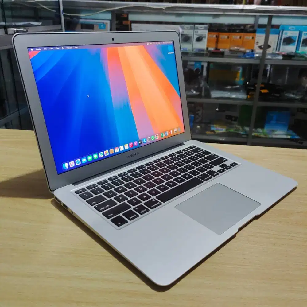 Apple Macbook Air Slim Intel Mulus Siap Pakai