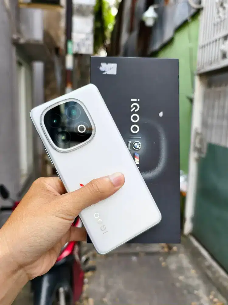 IQOO 13 12/256 FULLSET MULUS NO MINUS BISA TT/BT YUKK