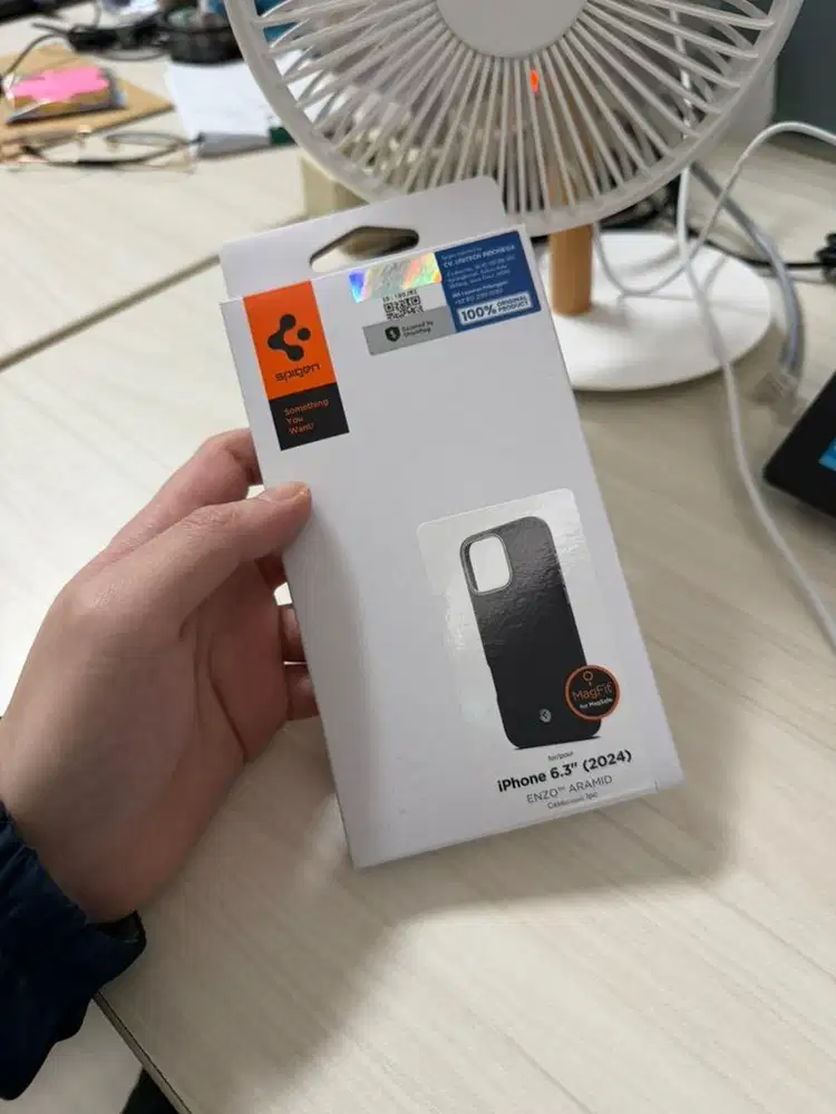 CASE SPIGEN ENZO ARAMID IPHONE 16 PRO