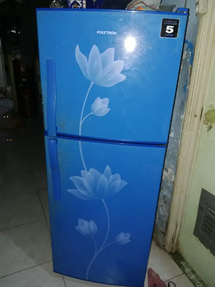 kulkas 2 pintu merk polytron