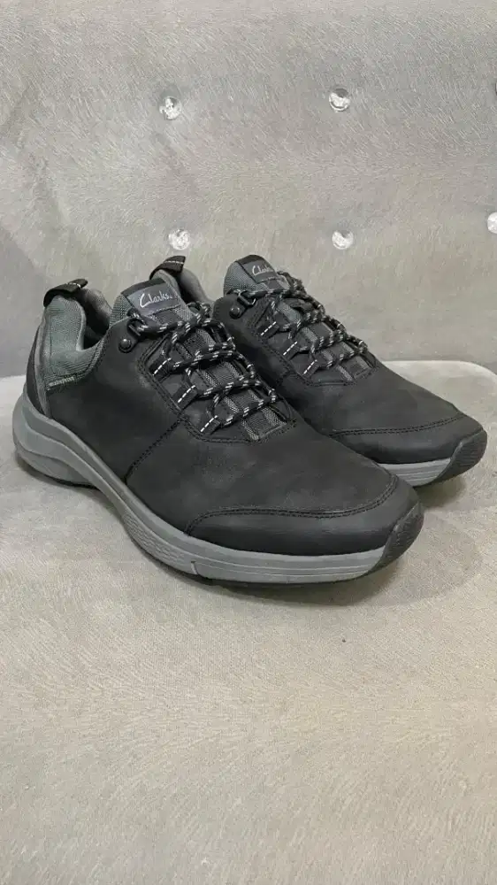 Sepatu Clarks Wave original size 43