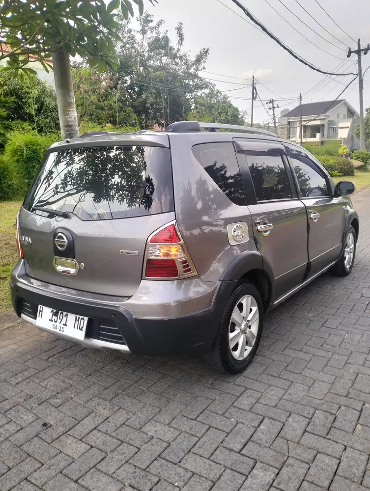 Nissan Livina 2011 Bensin