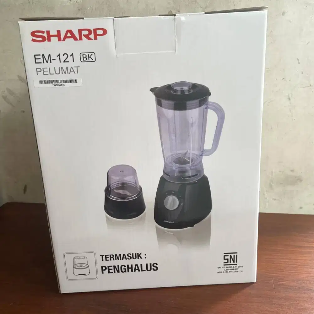 Blender SHARP EM-121-BK