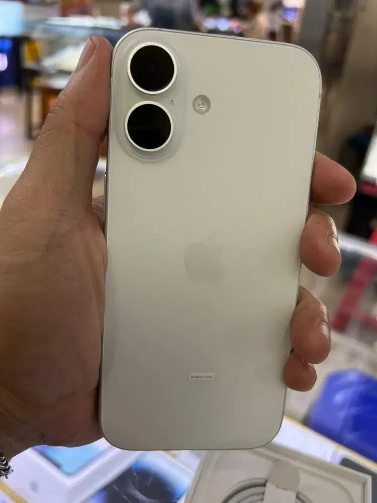 Iphone 17 256 ibox bh 100 cc 1 garansi panjang desember 2026