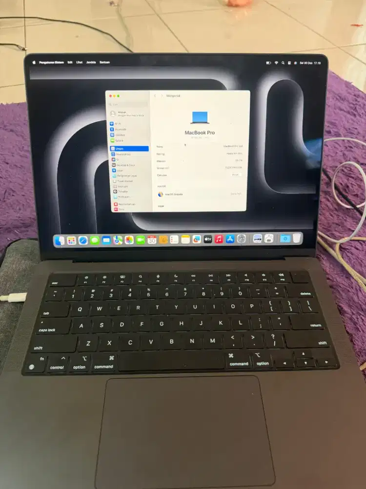 Macbook pro m4 max 36/1tb 14 inch like new